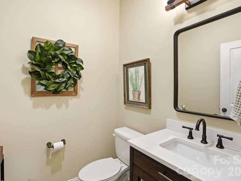 588 Highland Ridge Point, Clover, SC 29710.  MLS# CAR4372280, YatesRealty ID 18032. 