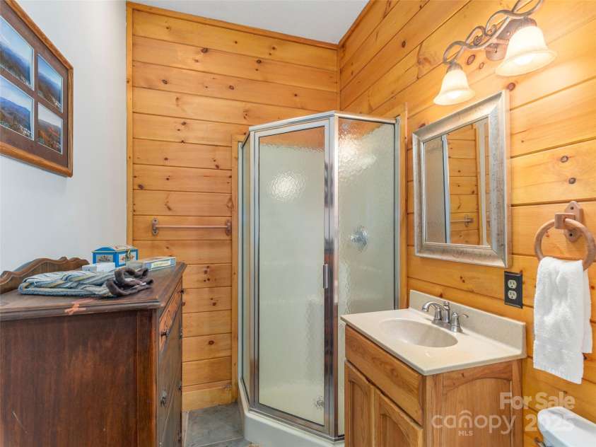 90 Junco Trail, Waynesville, NC 28785.  MLS# CAR4252158, YatesRealty ID 18032. 3rd Full Bath on Basement Level