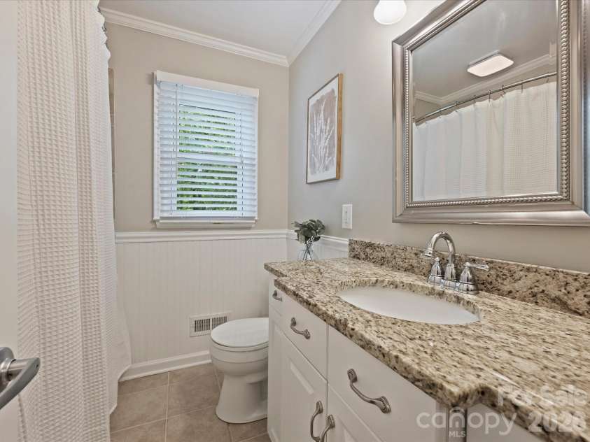 1909 Lawton Bluff Road, Charlotte, NC 28226.  MLS# CAR4372749, YatesRealty ID 18033. 