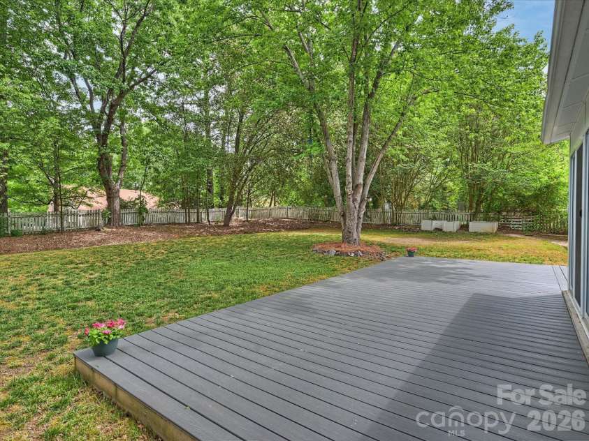 1909 Lawton Bluff Road, Charlotte, NC 28226.  MLS# CAR4372749, YatesRealty ID 18033. 