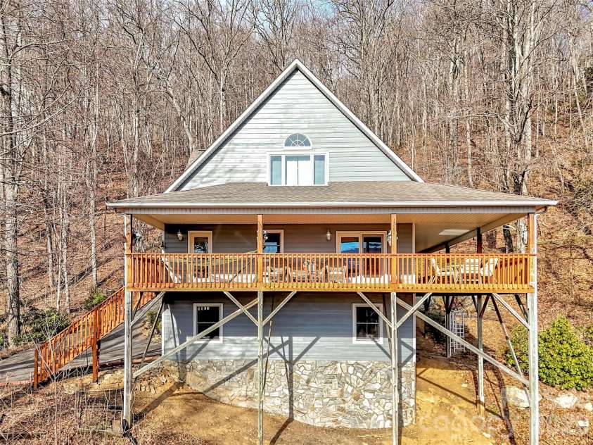 371 Falcon Ridge Drive, Waynesville, NC 28786.  MLS# CAR4337499, YatesRealty ID 18034. 