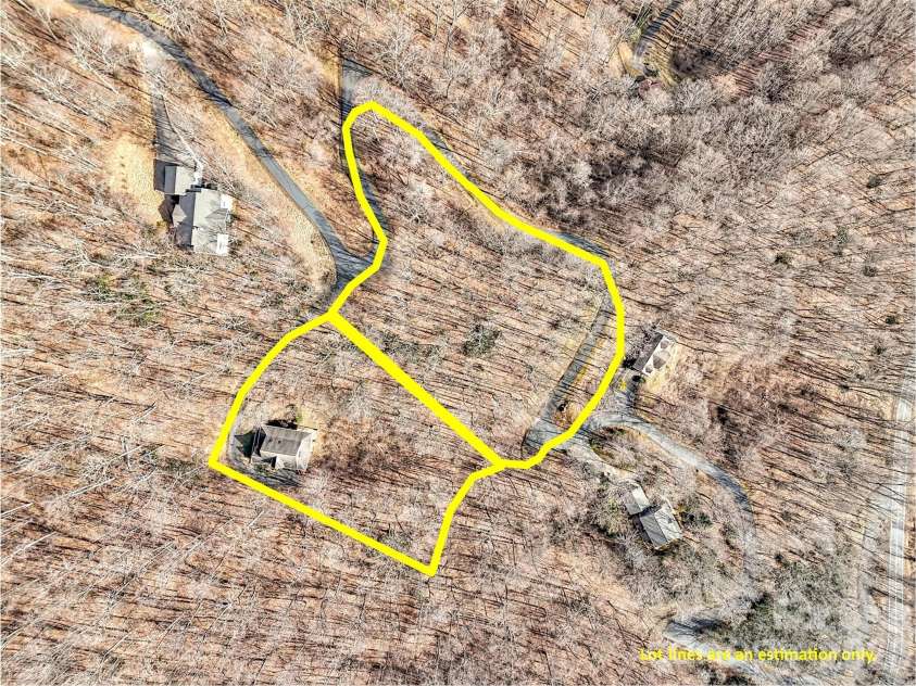 371 Falcon Ridge Drive, Waynesville, NC 28786.  MLS# CAR4337499, YatesRealty ID 18034. 