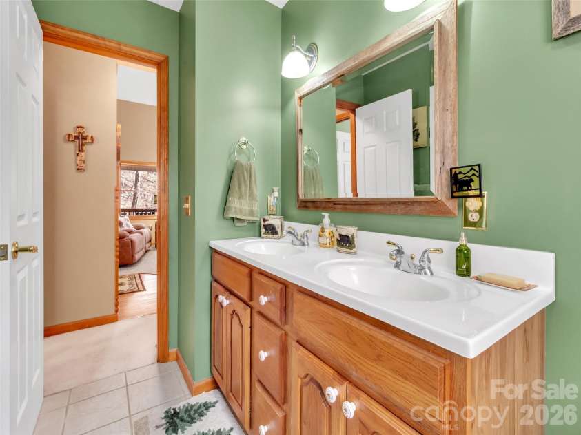 371 Falcon Ridge Drive, Waynesville, NC 28786.  MLS# CAR4337499, YatesRealty ID 18034. 