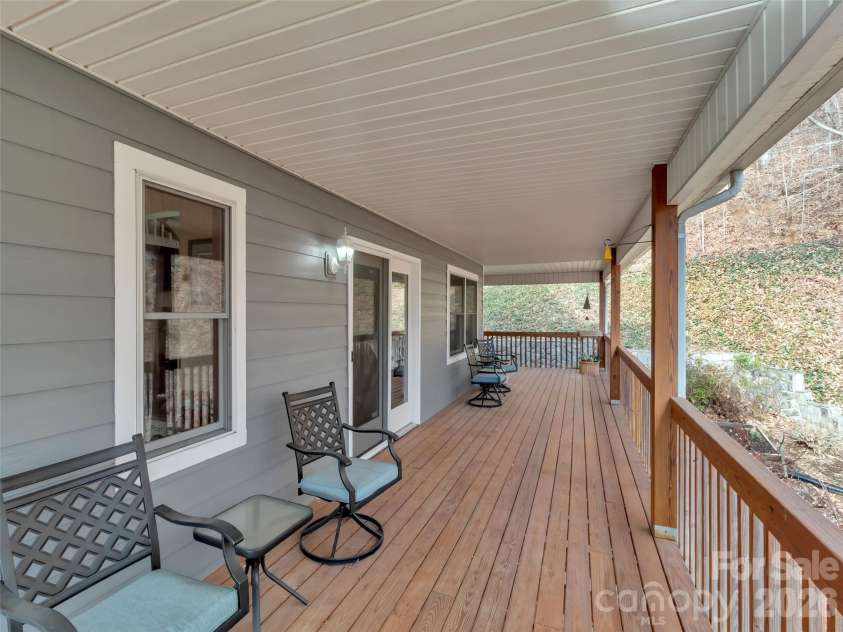 371 Falcon Ridge Drive, Waynesville, NC 28786.  MLS# CAR4337499, YatesRealty ID 18034. 