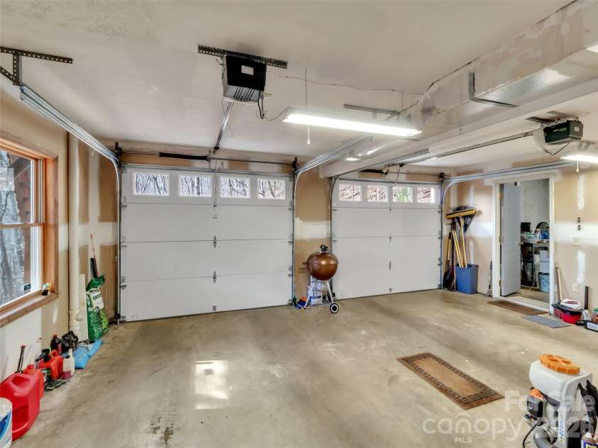 371 Falcon Ridge Drive, Waynesville, NC 28786.  MLS# CAR4337499, YatesRealty ID 18034. 