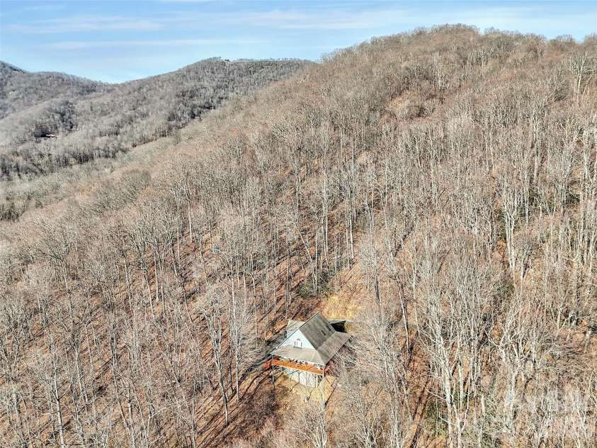 371 Falcon Ridge Drive, Waynesville, NC 28786.  MLS# CAR4337499, YatesRealty ID 18034. 