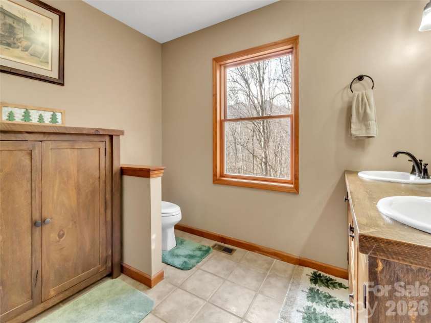 371 Falcon Ridge Drive, Waynesville, NC 28786.  MLS# CAR4337499, YatesRealty ID 18034. 