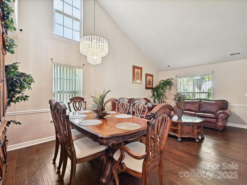 7923 Shiny Meadow Lane, Charlotte, NC 28215.  MLS# CAR4252293, YatesRealty ID 18034. 2nd Story windows invite the morning light.