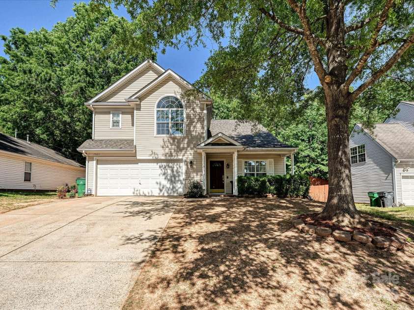 7923 Shiny Meadow Lane, Charlotte, NC 28215.  MLS# CAR4252293, YatesRealty ID 18034. Brawley Farm is calling you home.