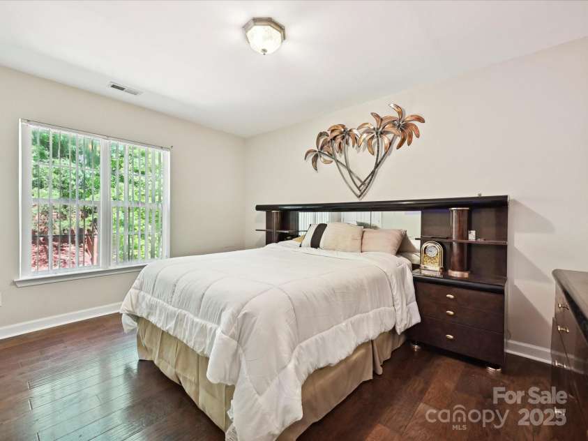 7923 Shiny Meadow Lane, Charlotte, NC 28215.  MLS# CAR4252293, YatesRealty ID 18034. The 2nd Bedroom us spacious and bright