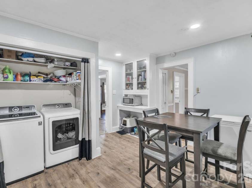 1106 Lane Street, Kannapolis, NC 28083.  MLS# CAR4370366, YatesRealty ID 18035. 503 Mable Ave Full Kitchen with Laundry Room & Breakfast Area