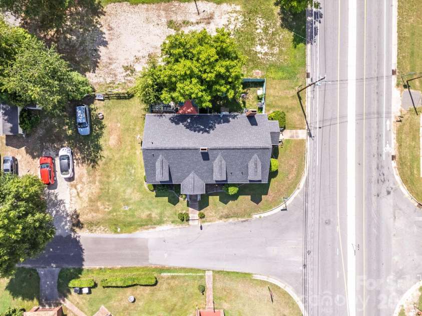 1106 Lane Street, Kannapolis, NC 28083.  MLS# CAR4370366, YatesRealty ID 18035. 