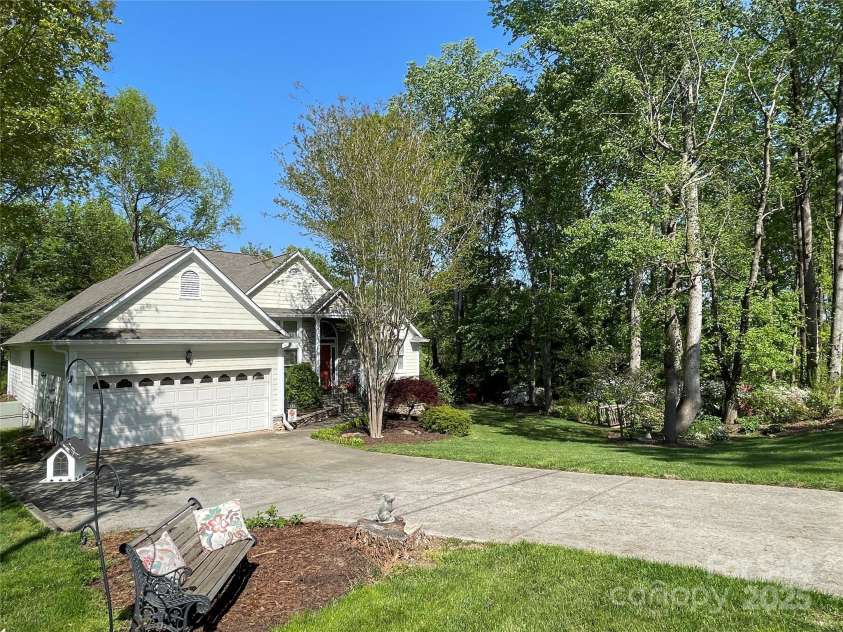 121 General Pemberton Street, Stanley, NC 28164.  MLS# CAR4247732, YatesRealty ID 18035. 