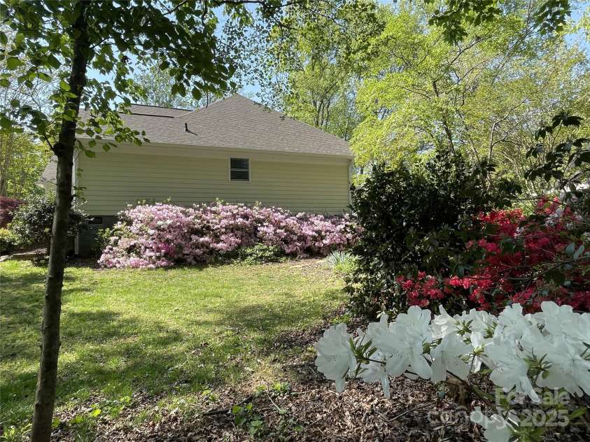 121 General Pemberton Street, Stanley, NC 28164.  MLS# CAR4247732, YatesRealty ID 18035. 