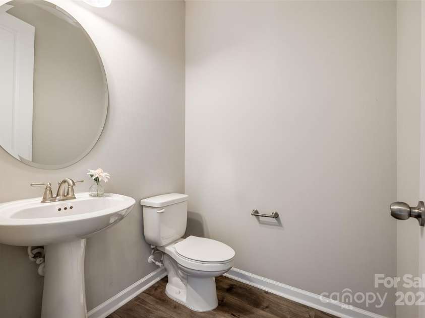 173 Morgans Branch Road, Belmont, NC 28012.  MLS# CAR4266195, YatesRealty ID 18036. Half Bathroom on main