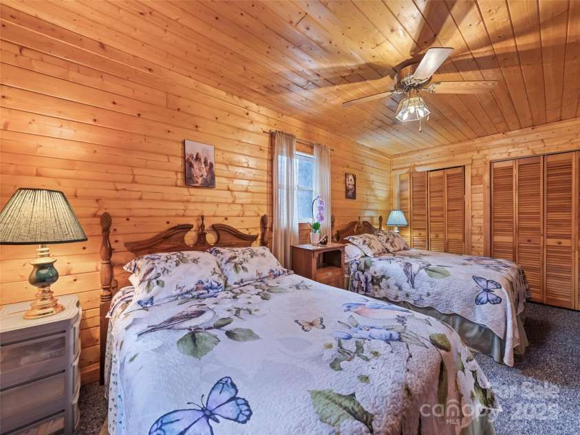 170 Blue Jay Loop, Maggie Valley, NC 28751.  MLS# CAR4244117, YatesRealty ID 18037. 