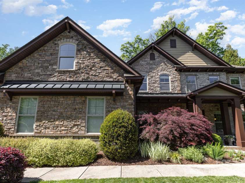 5706 Sardis Hall Court, Charlotte, NC 28270.  MLS# CAR4240467, YatesRealty ID 18038. 