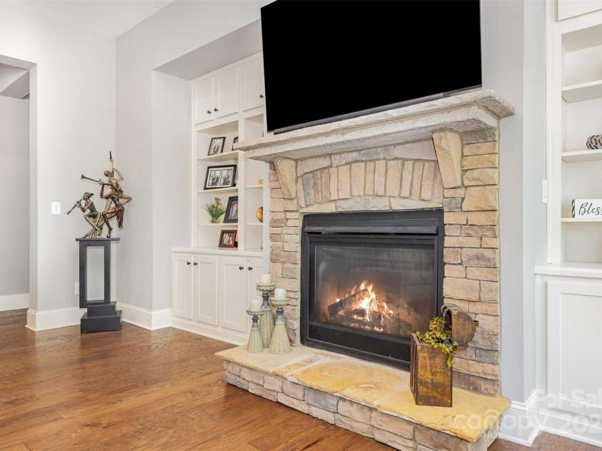 5706 Sardis Hall Court, Charlotte, NC 28270.  MLS# CAR4240467, YatesRealty ID 18038. 