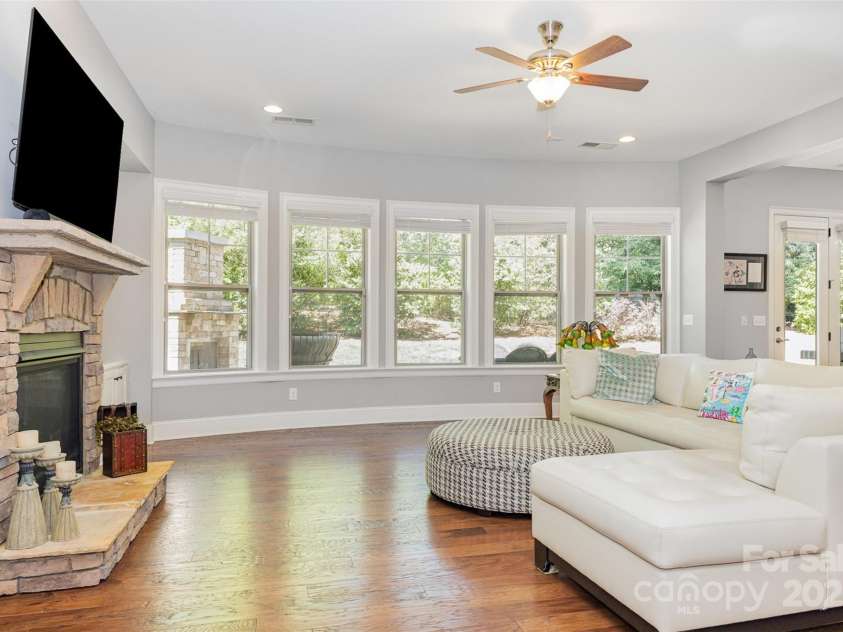 5706 Sardis Hall Court, Charlotte, NC 28270.  MLS# CAR4240467, YatesRealty ID 18038. 