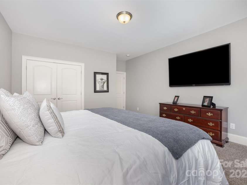 5706 Sardis Hall Court, Charlotte, NC 28270.  MLS# CAR4240467, YatesRealty ID 18038. 