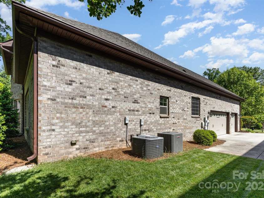 5706 Sardis Hall Court, Charlotte, NC 28270.  MLS# CAR4240467, YatesRealty ID 18038. 