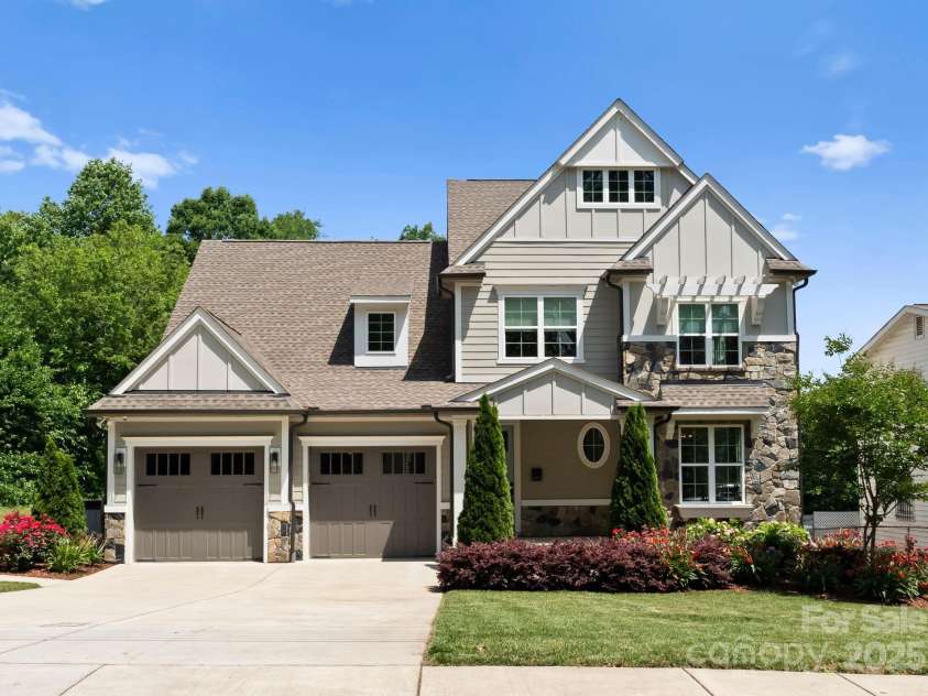 4021 Redwood Avenue, Charlotte, NC 28205.  MLS# CAR4260858, YatesRealty ID 18039. 