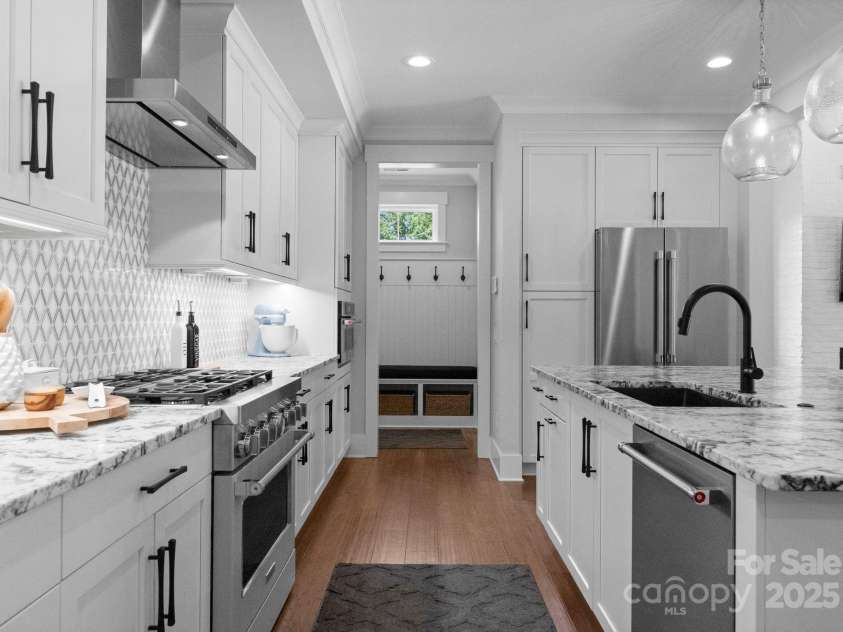 4021 Redwood Avenue, Charlotte, NC 28205.  MLS# CAR4260858, YatesRealty ID 18039. 