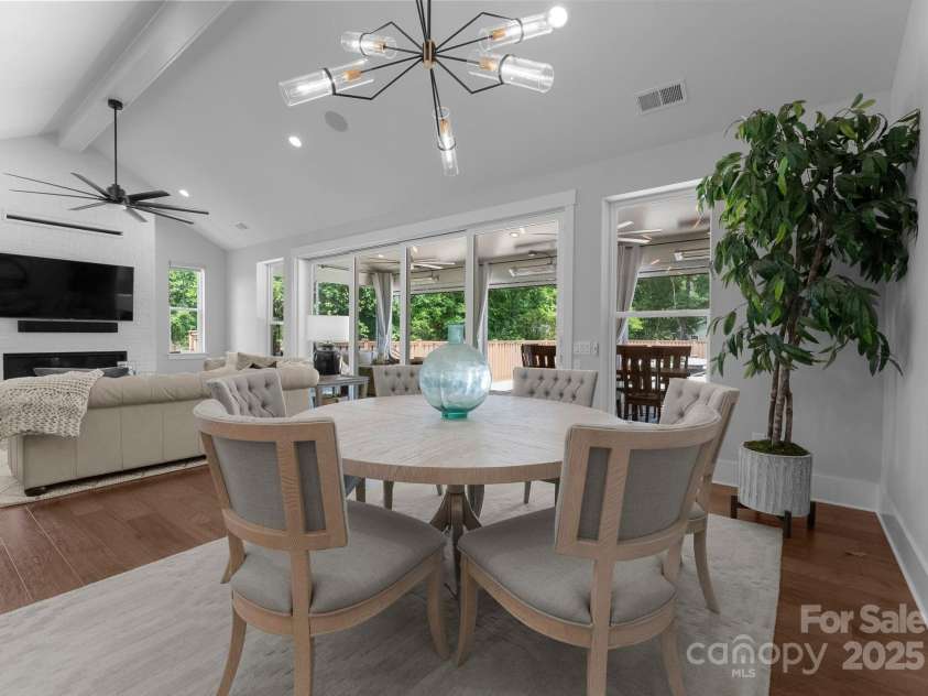 4021 Redwood Avenue, Charlotte, NC 28205.  MLS# CAR4260858, YatesRealty ID 18039. 