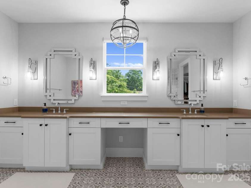 4021 Redwood Avenue, Charlotte, NC 28205.  MLS# CAR4260858, YatesRealty ID 18039. 