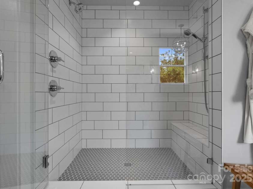 4021 Redwood Avenue, Charlotte, NC 28205.  MLS# CAR4260858, YatesRealty ID 18039. 