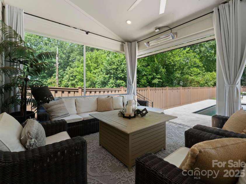 4021 Redwood Avenue, Charlotte, NC 28205.  MLS# CAR4260858, YatesRealty ID 18039. 