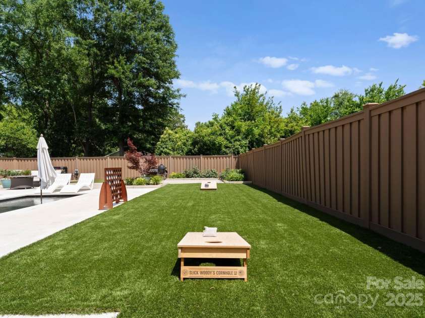 4021 Redwood Avenue, Charlotte, NC 28205.  MLS# CAR4260858, YatesRealty ID 18039. 