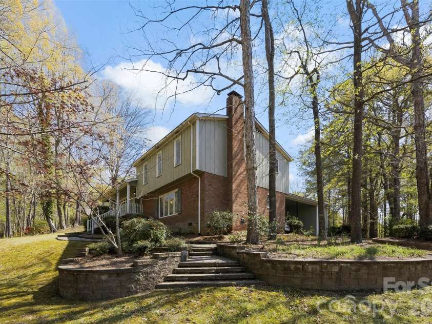 501 Mountainbrook Road, Lancaster, SC 29720.  MLS# CAR4361469, YatesRealty ID 18039. 