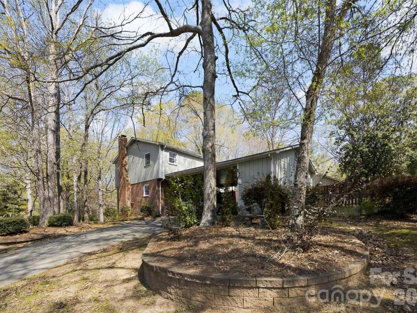 501 Mountainbrook Road, Lancaster, SC 29720.  MLS# CAR4361469, YatesRealty ID 18039. 