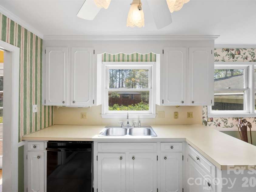 501 Mountainbrook Road, Lancaster, SC 29720.  MLS# CAR4361469, YatesRealty ID 18039. 