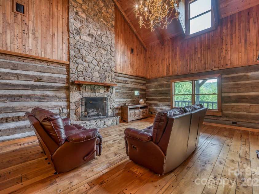 184 Dover Lane, Spruce Pine, NC 28777.  MLS# CAR4164816, YatesRealty ID 1804. 