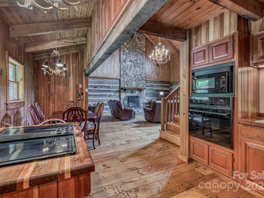 184 Dover Lane, Spruce Pine, NC 28777.  MLS# CAR4164816, YatesRealty ID 1804. 