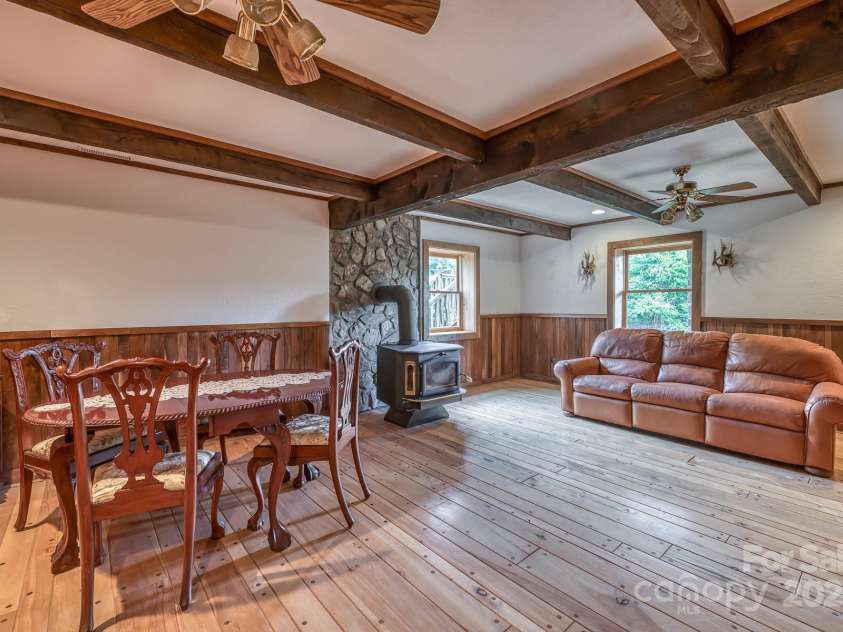 184 Dover Lane, Spruce Pine, NC 28777.  MLS# CAR4164816, YatesRealty ID 1804. 