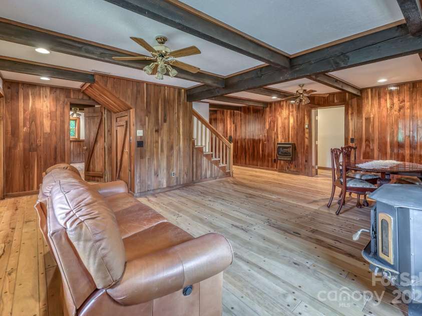 184 Dover Lane, Spruce Pine, NC 28777.  MLS# CAR4164816, YatesRealty ID 1804. 