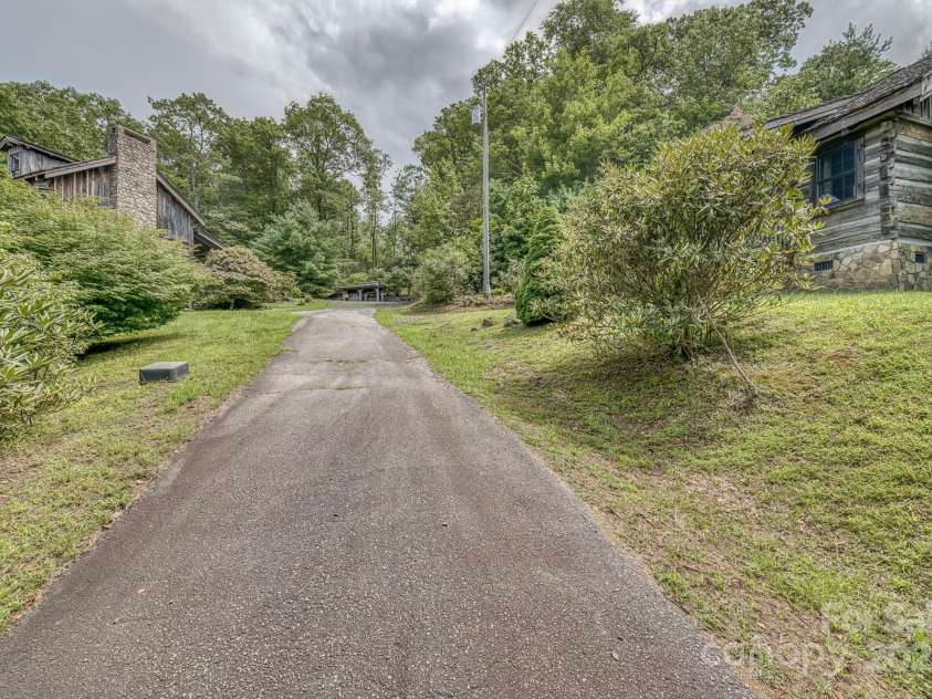 184 Dover Lane, Spruce Pine, NC 28777.  MLS# CAR4164816, YatesRealty ID 1804. 