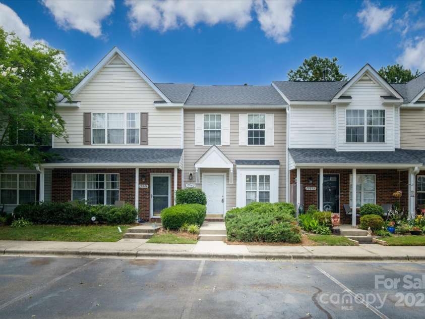 15042 Deshler Court, Charlotte, NC 28273.  MLS# CAR4259327, YatesRealty ID 18040. 