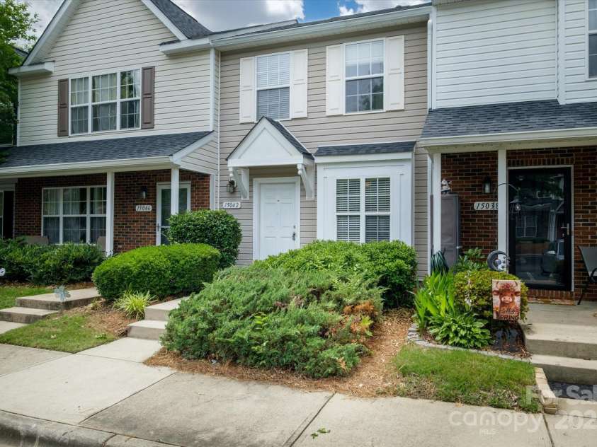 15042 Deshler Court, Charlotte, NC 28273.  MLS# CAR4259327, YatesRealty ID 18040. 