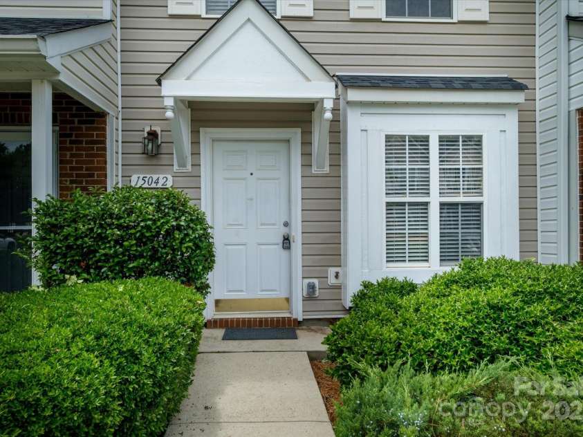 15042 Deshler Court, Charlotte, NC 28273.  MLS# CAR4259327, YatesRealty ID 18040. 