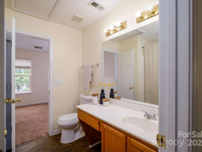 15042 Deshler Court, Charlotte, NC 28273.  MLS# CAR4259327, YatesRealty ID 18040. 