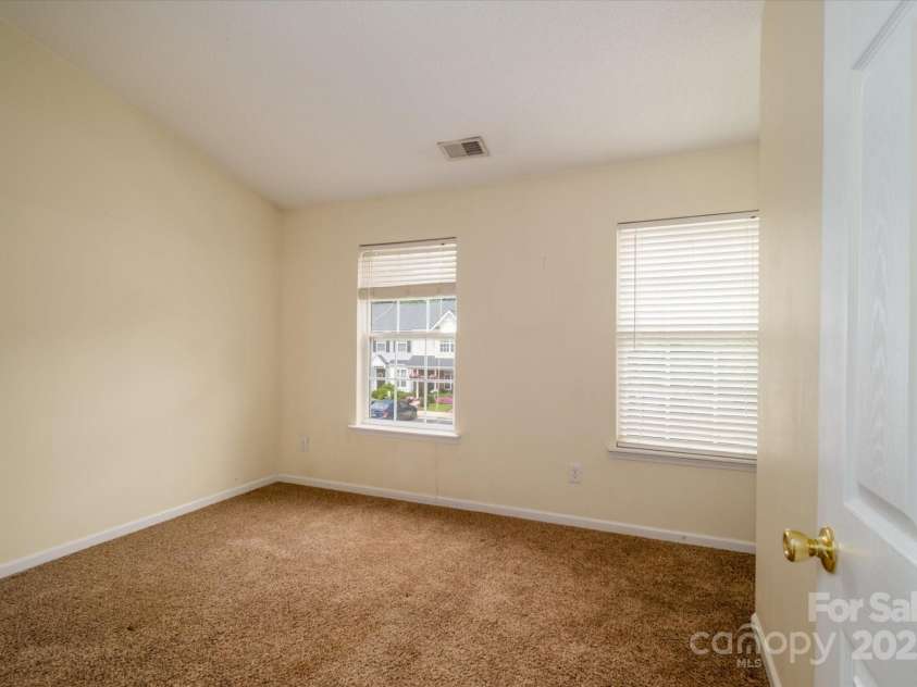 15042 Deshler Court, Charlotte, NC 28273.  MLS# CAR4259327, YatesRealty ID 18040. 
