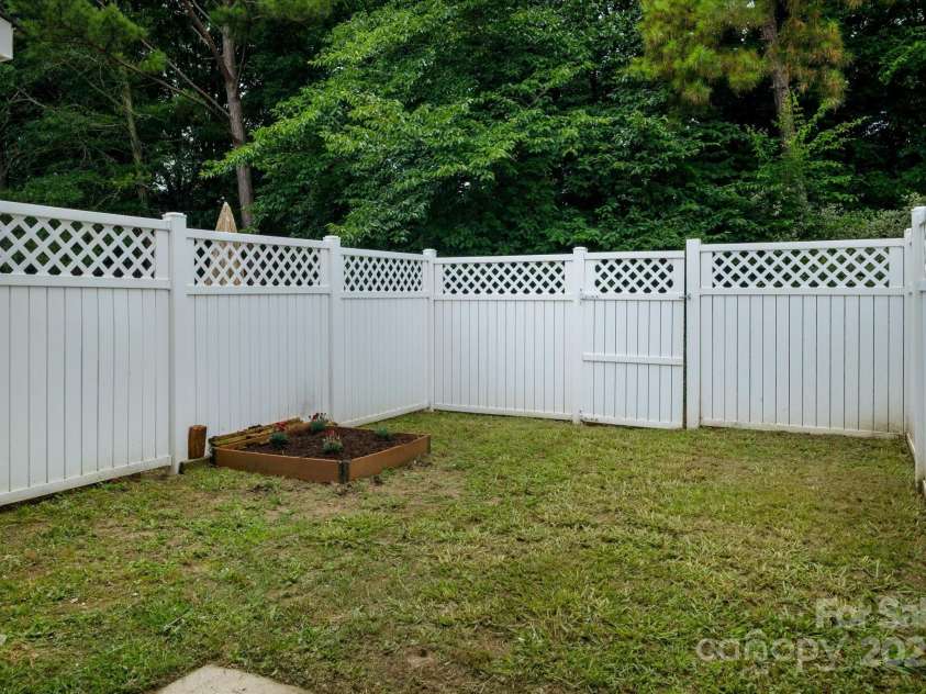 15042 Deshler Court, Charlotte, NC 28273.  MLS# CAR4259327, YatesRealty ID 18040. 