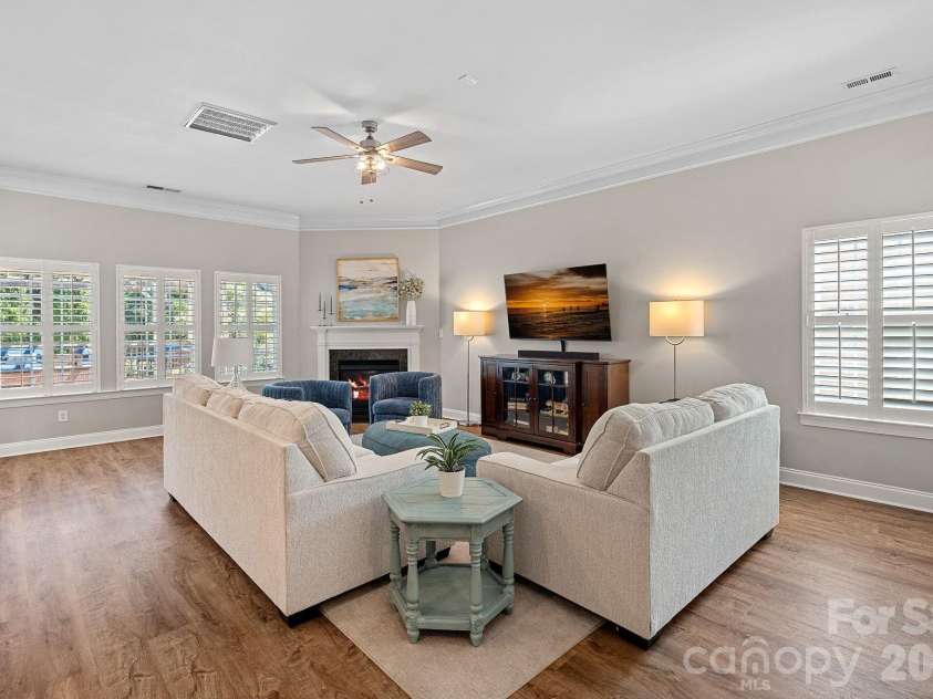 15748 Chipping Drive, Huntersville, NC 28078.  MLS# CAR4369340, YatesRealty ID 18040. 