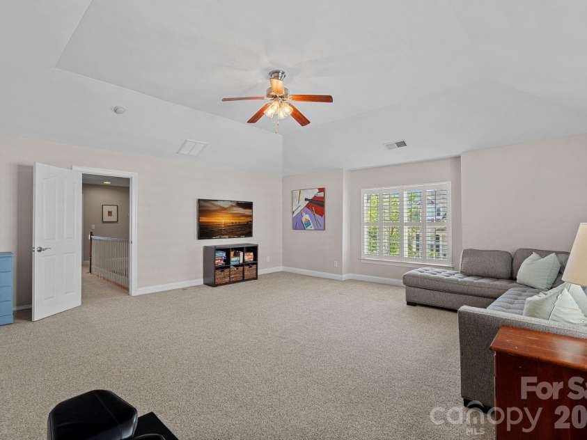 15748 Chipping Drive, Huntersville, NC 28078.  MLS# CAR4369340, YatesRealty ID 18040. 