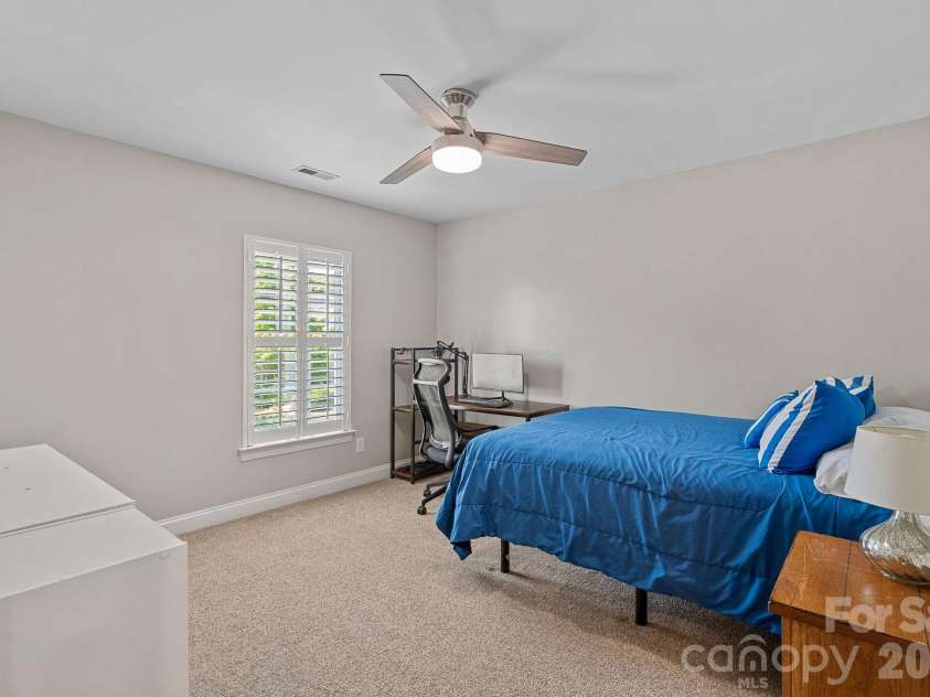 15748 Chipping Drive, Huntersville, NC 28078.  MLS# CAR4369340, YatesRealty ID 18040. 