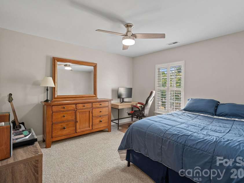 15748 Chipping Drive, Huntersville, NC 28078.  MLS# CAR4369340, YatesRealty ID 18040. 